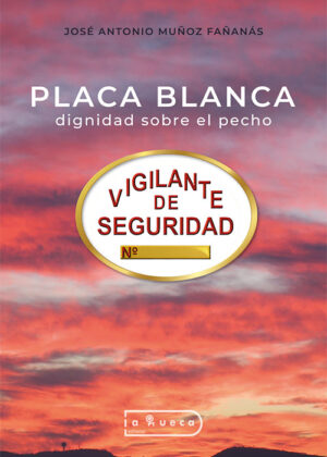 Placa blanca, dignidad sobre el pecho